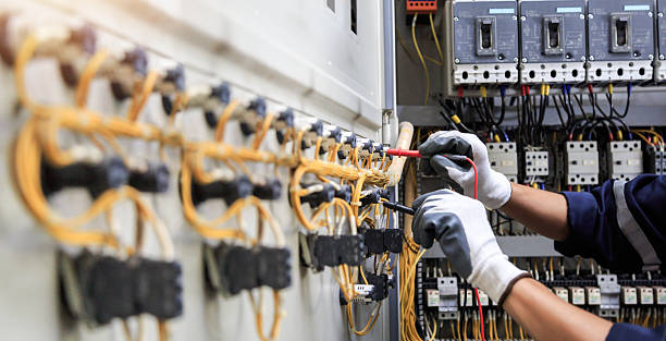 Professional Electrician technician working in Mason, OH